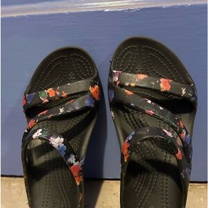 Women’s Crocs Kadee sandal size 5